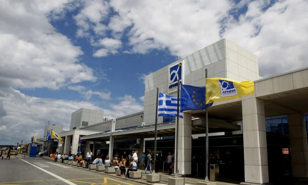 Πυρκαγιά σε υπαίθριο χώρο του αεροδρομίου Αθηνών «Ελευθέριος Βενιζέλος»